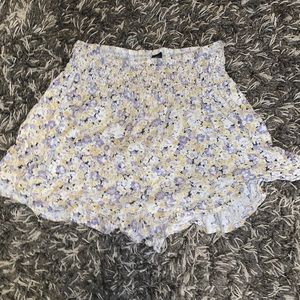 Wild Fable Floral Shorts Size Large
